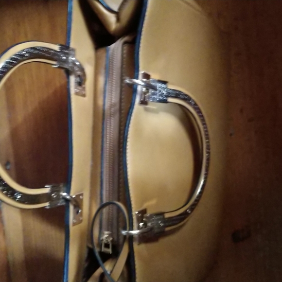 #3 PRICE REDUCEDx3 Vegan Tote Handbag - Picture 3 of 11